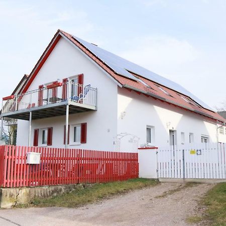 La Toskana Apartment Ihr Rueckzugsort Am Regen Zeitlarn Luaran gambar