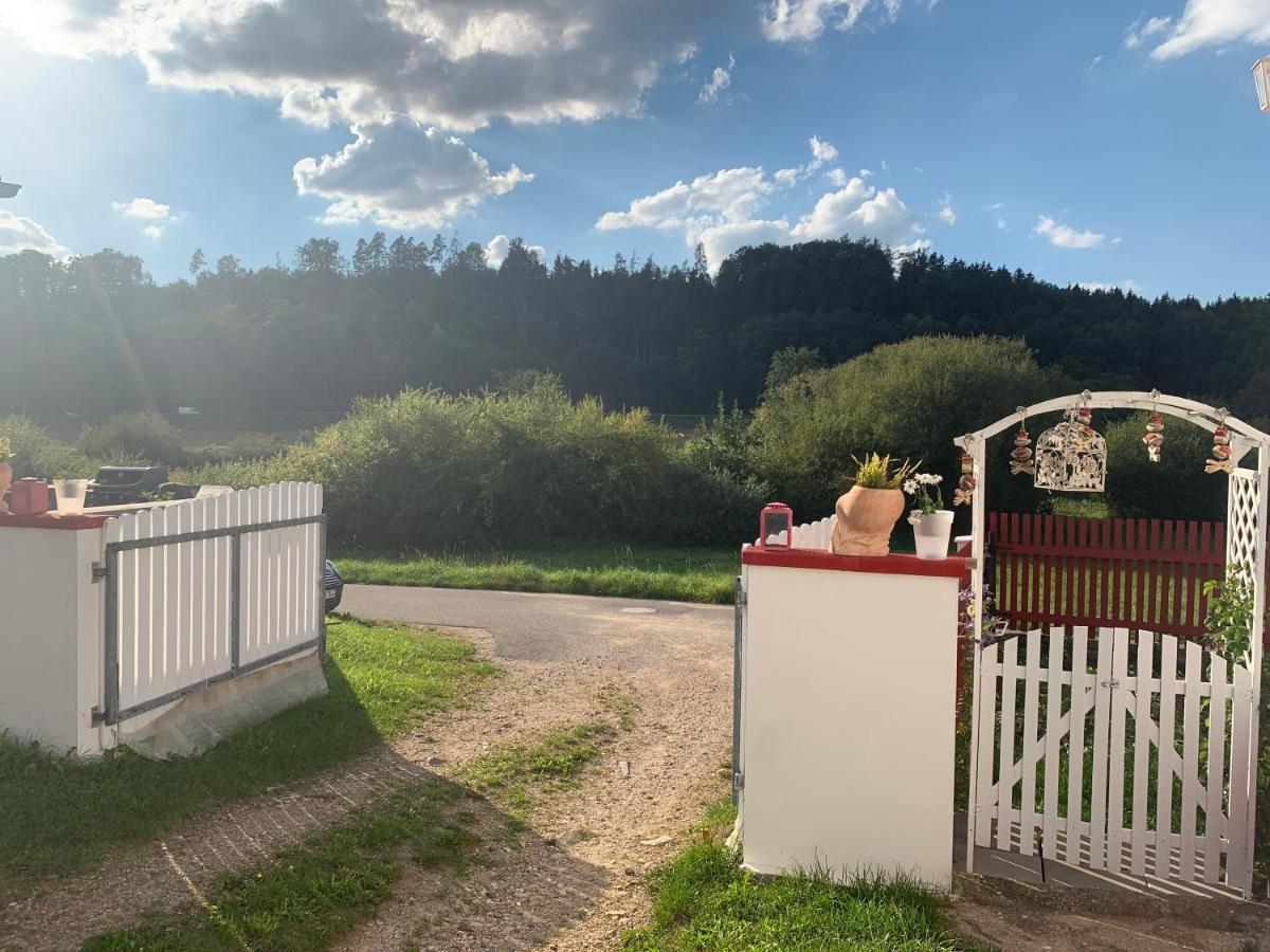 La Toskana Apartment Ihr Rueckzugsort Am Regen Zeitlarn Luaran gambar