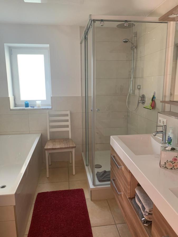 La Toskana Apartment Ihr Rueckzugsort Am Regen Zeitlarn Luaran gambar